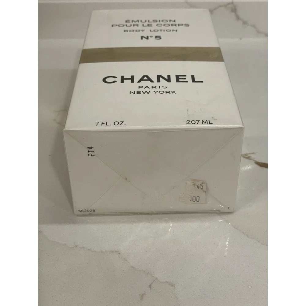 Vintage Chanel No 5 Body Lotion Perfumed Scented 7 fl oz/207 ml Box Sealed‎